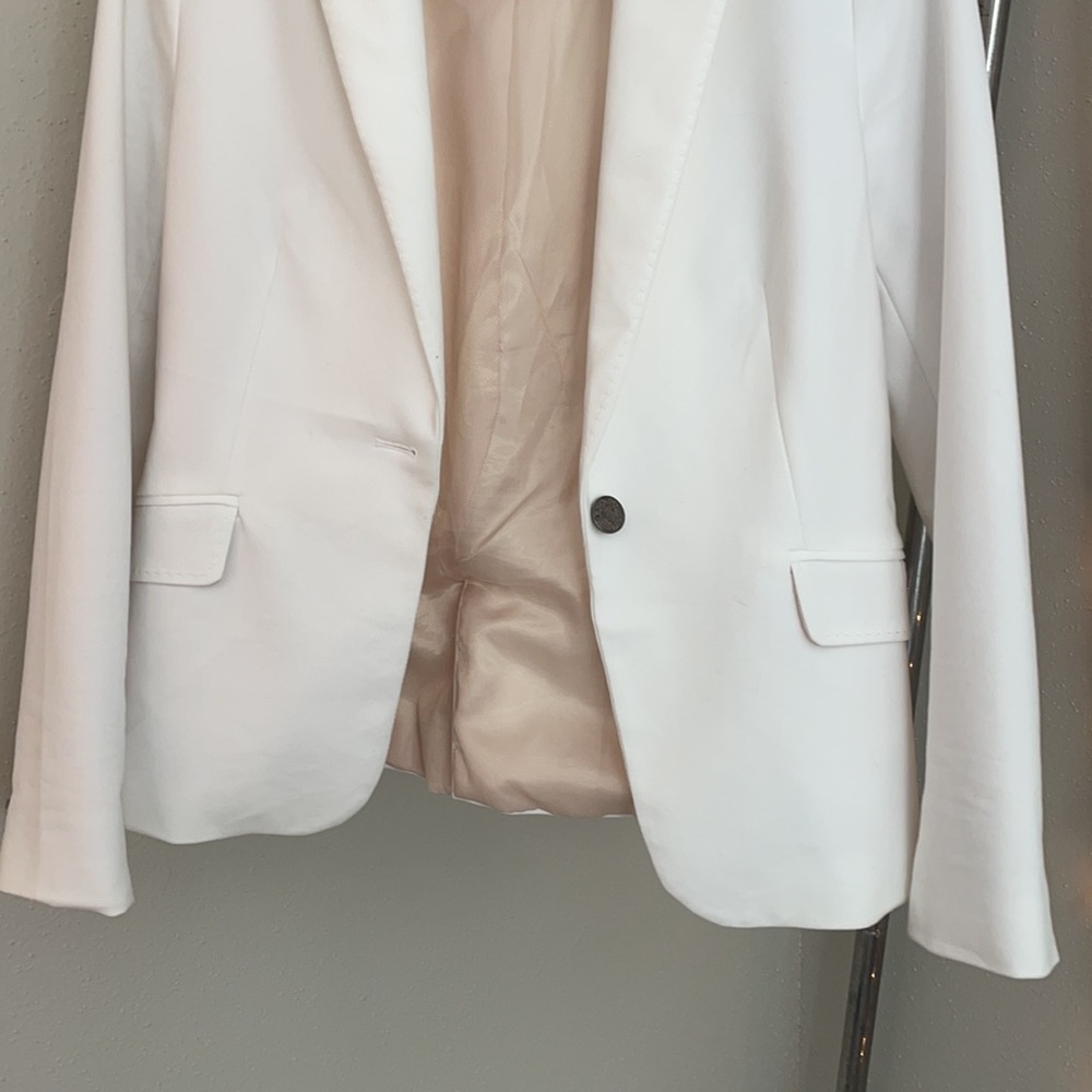 ✨White Blazer✨ - Picture 4 of 8